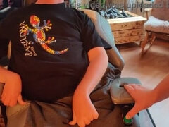 Sucer une bite, Rondelette, Preservatif, Tir de sperme, Branlette thaïlandaise, Mère que j'aimerais baiser, Petite femme
