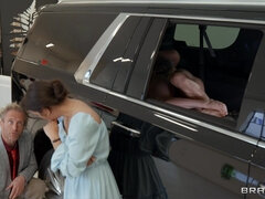 Grosse titten, Vollbusig, Auto, Frau frau mann, Freundin, Brille, Rotschopf, Flotter dreier