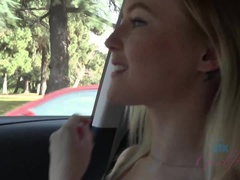 Blonde, Doigter, Exhib, Petite amie, De plein air, Pov, Public, Voyeur