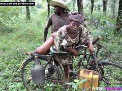 Amateur, Gros cul, Noire, Noir ébène, Ferme, Époux mari, Public, Épouse