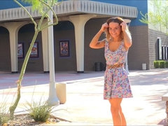 Tanzen, Masturbation, Orgasmus, Öffentlich, Solo, Weibliche ejakulation, Spielzeuge, Unter dem rock