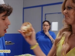 Большая жопа, Минет, Глубокая глотка, Член, Собачьи, Лизание, Киски, Испанки