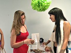 Chica, Público, Tetas