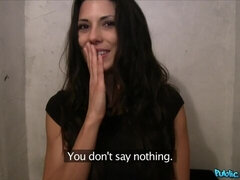 Grosser arsch, Grosser schwanz, Blasen, Braunhaarige, Hundestellung, Geld, Jungendliche (18+), Titten