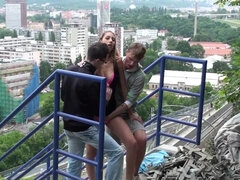 Leie, Tussi, Blasen, Vollbusig, Handjob, Hardcore, Im freien, Flotter dreier