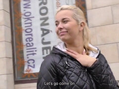 Paar, Gehörnter ehemann, Tschechisch, Geld, Pov, Öffentlich, Jungendliche (18+), Ehefrau