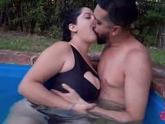 Aus dem arsch in den mund, Sadomasochismus, Grosser arsch, Latina, Pool, Öffentlich, Schwestern, Abendanzug
