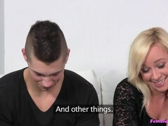 Enthousiasteling, Blond, Stel, Hondjeshouding, Vrouw, Handbeurt, Trio, Speelgoed