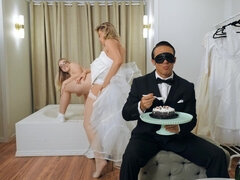 In den arsch, Arsch, Grosse titten, Blondine, Blasen, Hundestellung, Natürlichen titten, Muschi