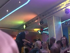 お尻, デカチン, 衣服着たままセックス, ダンス, チン, パーティ, フェラする, 濡れ