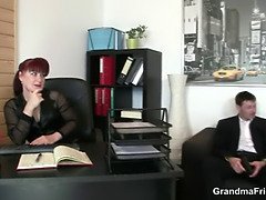 イマラチオ, 手コキする, 熟年, 淫乱熟女, 母, オフィス, 現実, 三人