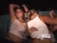 Tetas grandes, Tetona, Universitaria, Erótico, Despelote, Casero, Al aire libre, Fiesta