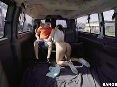 Grosser arsch, Blasen, Bus, Hundestellung, Hardcore, Hd, Latina, Schlucken