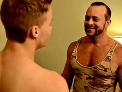 デカチン, イギリス人, ゲイ