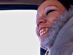 Grosser schwanz, Blasen, Braunhaarige, Spermaladung, Schwanz, Hardcore, Interrassisch, Im freien