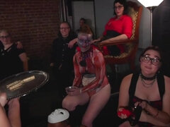 Sucer une bite, Tir de sperme, Gode, Bâillonner, Mature, Petite femme, Jarretelles, Vibromasseur