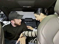 Grosse bite, Voiture, Tromperie, Éjaculation interne, Femme au foyer, Fille latino, Pompe, Épouse