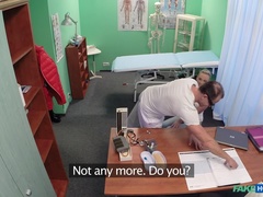 Blonde, Médecin, En levrette, Doigter, Bureau, Pov, Chatte, Uniforme