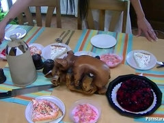 Vestidas, Sucio, Comida, Gafas, Casero, Orgía, Fiesta, Satén