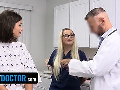Mamada, Corridas, Médico, Enorme, Enfermera, Orgasmo, Coño, Tetas