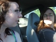 Amateur, Mamada, Novio, Coche, Pareja, Lesbiana, Al aire libre, Público