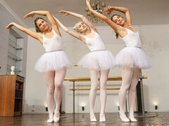 18 ans, Embrassement, Lesbienne, Léchez, Masturbation, Chatte, Dénudage, Adolescente