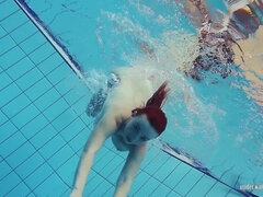 Amateur, Checa, Piscina, Pelirrojo, Sexo soft, Solo, Adolescente, Bajo el agua