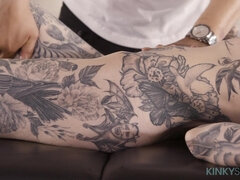 Nana, Léchez, Massage, Seins naturels, Huilée, Rousse roux, Tatouage, Nénés