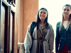 Жопа, Брюнетки, Пальцем, Межрасовый секс, Лесбиянка, Натуральные сиськи, Киски, Молоденькие