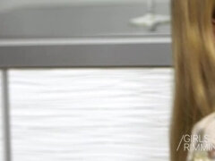 Ass Queen Sofi Goldfinger wants to Rim 2!