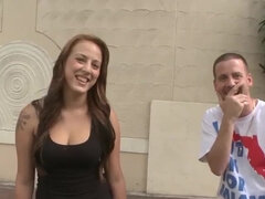 デカチン, デカパイ, フェラチオ, 茶髪の, Hd, アウトドア, 公共, 剃毛