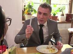 Lieveling, Badkamer, Bruinharig, Keuken, Likken, Realiteit, Stiefmoeder, Verassing