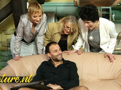 Tsjechisch, Hondjeshouding, Harig, Hd, Likken, Moeder die ik wil neuken, Orgie, Kut duiken