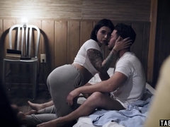 In den arsch, Grosser schwanz, Grosse titten, Blasen, Braunhaarige, Pummelig, Schwanz, Gefesselt