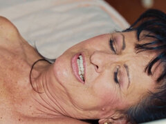 18, デカチン, デカパイ, 浮気する, チン, 熟年, 淫乱熟女, ガリガリ