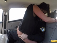 Grosser schwanz, Schwarz, Blasen, Auto, Kehlenfick, Polizei, Reiten, Titten
