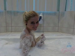 素人, 浴室, ブロンド, 彼女, 小柄, オマンコ, 剃毛, ガリガリ