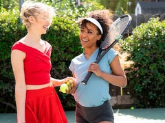 Жопа, Брюнетки, Черненькие, Межрасовый секс, Поцелуи, Лесбиянка, Киски, Стриптизерша