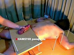 Bondage domination sadisme masochisme, Gros seins, Homme nu et filles habillées, Pieds, Femme dominatrice, Orgasme, Allumeuse, Nénés