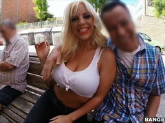 Leie, Grosser arsch, Grosser schwanz, Grosse titten, Blondine, Blasen, Hundestellung, Titten