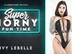 Belle grosse femme bgf, Poilue, Branlette thaïlandaise, Mère que j'aimerais baiser, Solo, Dénudage, Tatouage, Nénés