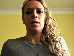 Solo uk sub toying her pussy until orgasm