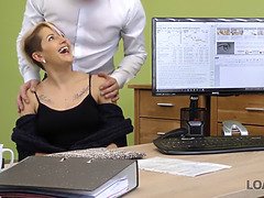 Arsch, Braunhaarige, Vollbusig, Geile alte tussi, Europäisch, Kompletter film, Milf, Muschi
