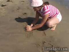 18 ans, Amateur, Plage, Fait maison, De plein air, Petite femme, Solo, Adolescente