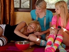 Lesbiana, Juguetes