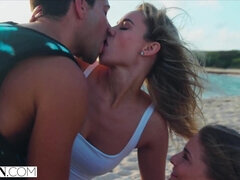 Sucer une bite, Éjaculation interne, 2 femmes 1 homme, Hd, Hongroise, Seins naturels, Chatte, Chevaucher