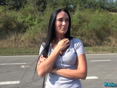 Tussi, Vollbusig, Fingern, Flashen, Küssen, Pov, Muschi, Rau