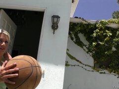 Culo, Culo grande, Rubia, Enorme, Al aire libre, Sexo soft, Solo, Calientapollas