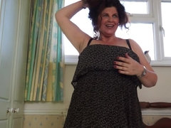 Britannique, Doigter, Femme au foyer, Masturbation, Mature, Rasée, Solo