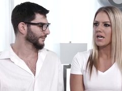 Grote mammen, Blond, Pijpbeurt, Diep in de keel, Hardcore, Natuurlijke tieten, Trio, Vrouw